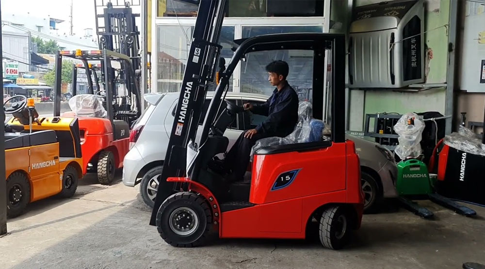 Top 3 xe nâng điện: Xe nâng điện 1.5 tấn thương hiệu Hangcha