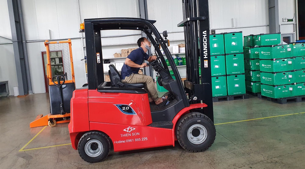 Top 3 xe nâng điện: Xe nâng điện 2 tấn thương hiệu Hangcha